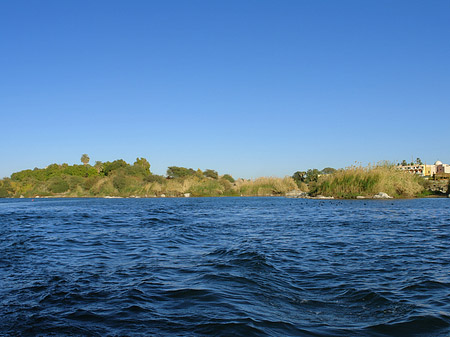 Blick über Wasser - Landesinnere